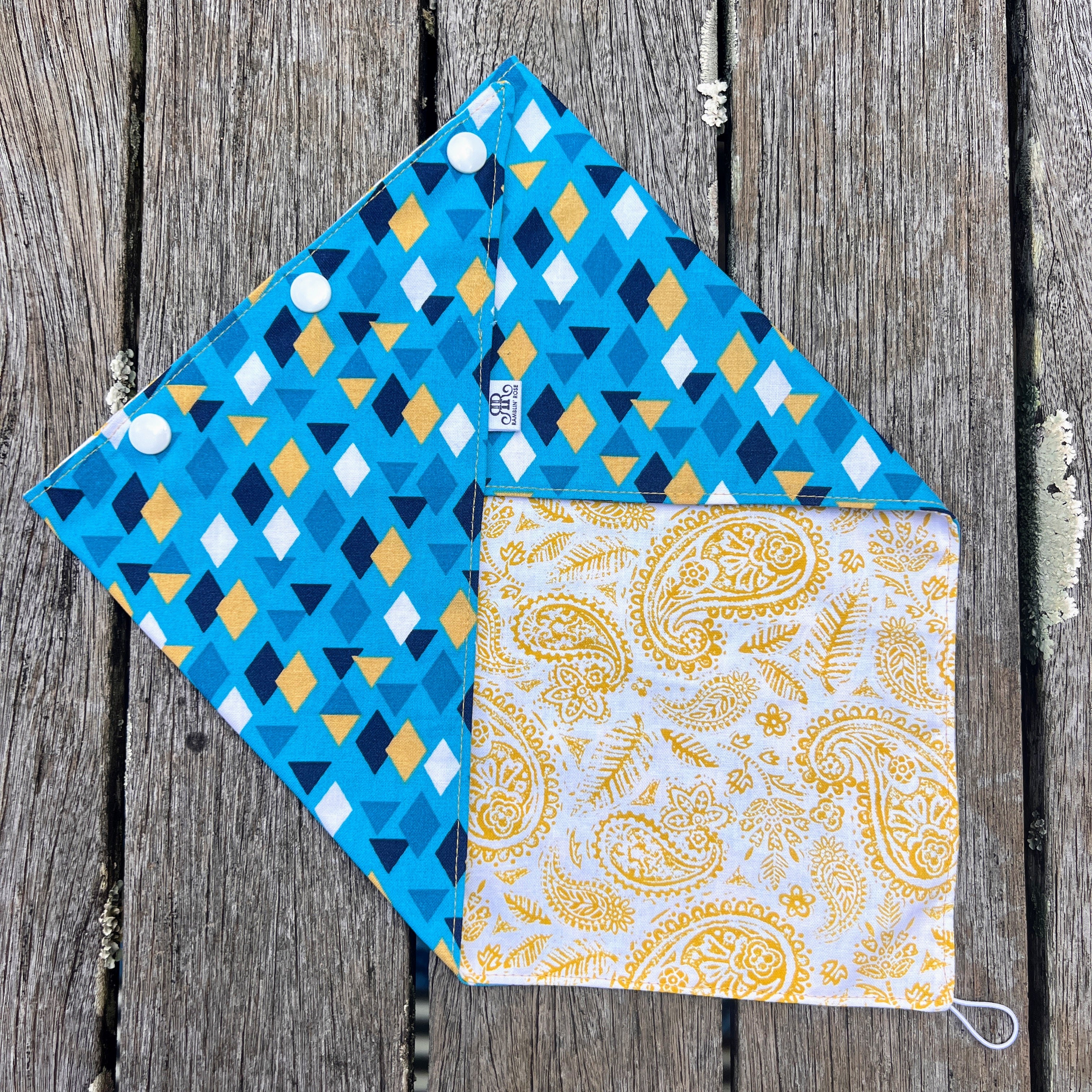‘Geo’ Neck Scarf